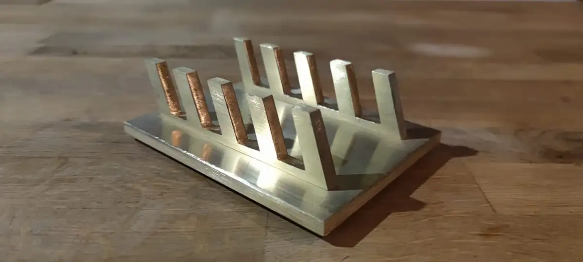 Dessous de verre avec support en laiton