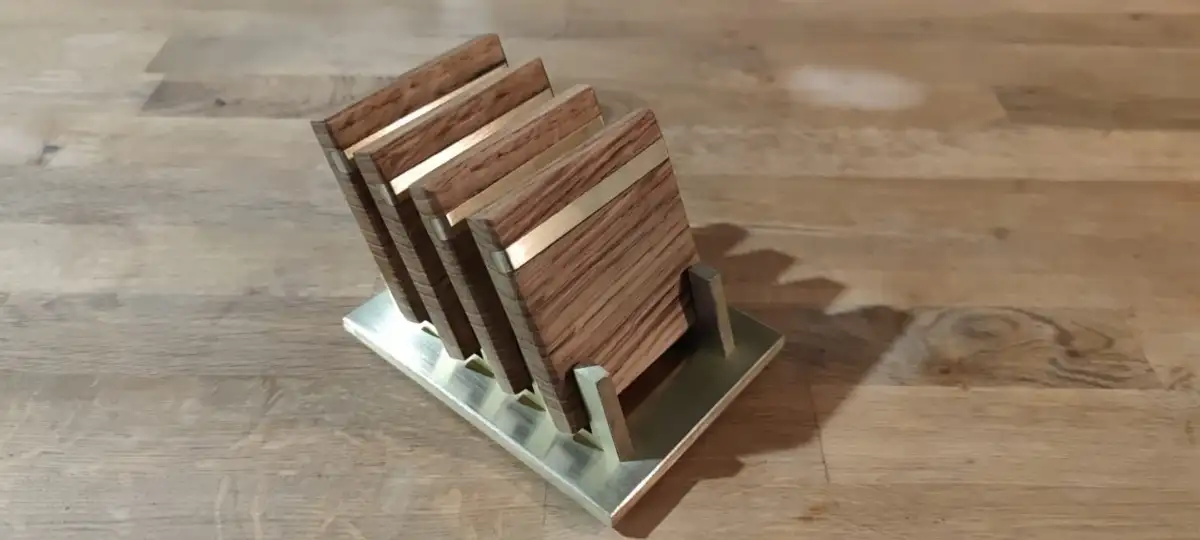 Dessous de verre avec support en laiton