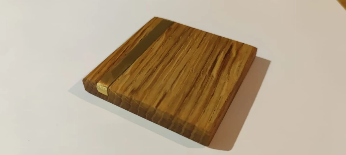 Dessous de verre avec support en laiton