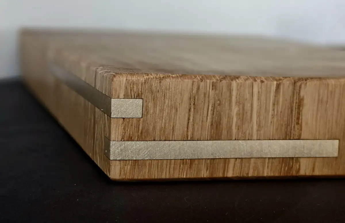 Billot de boucher en bois de bout avec insert en laiton